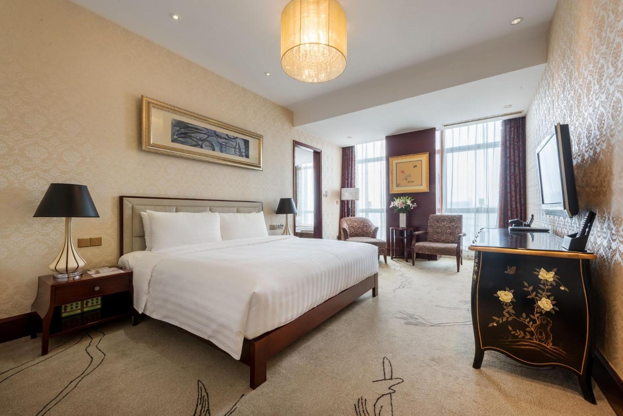 Hotel Crowne Plaza Zhongguancun By Ihg 5*